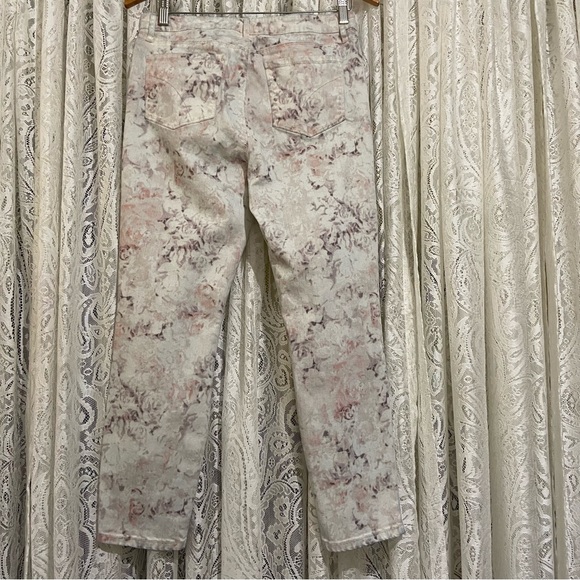 Reitmans cropped jeans. Woman’s. - Picture 2 of 5